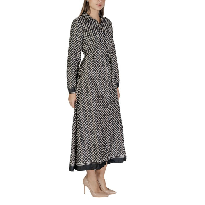 Only Femme Robes